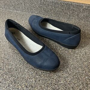 Clarks Cloudsteppers Womens 11M Synthetic Flats Comfort Casual Navy Blue Slip On